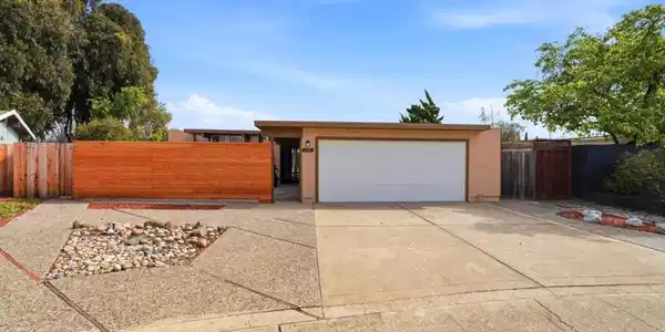 104 Eliza Court