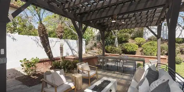 15027 Caminito Ladera