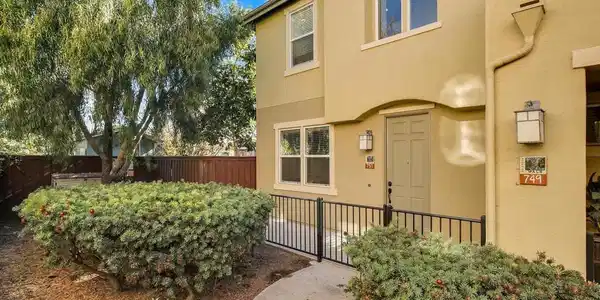 751 Paradise Way
