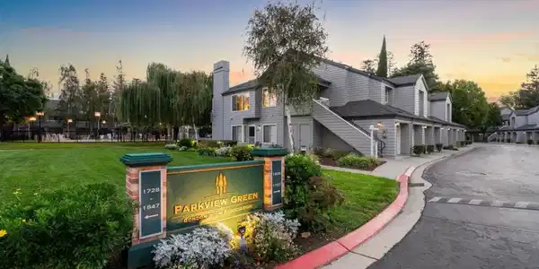 1612 Parkview Green Circle