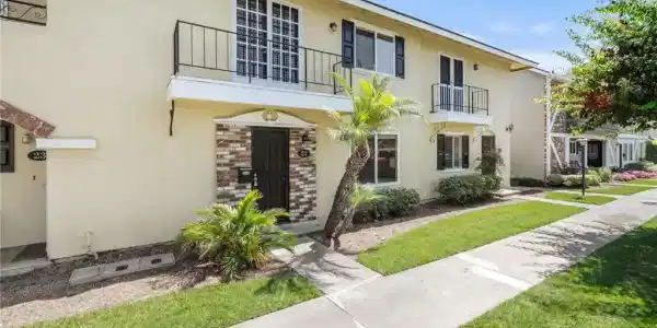3342 Bradbury