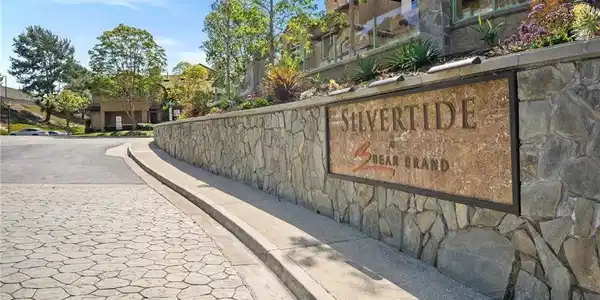 1 Baycrest Place