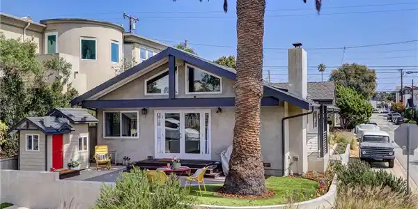 2700 Elm Avenue