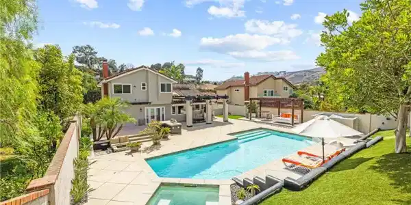 2925 Arroyo