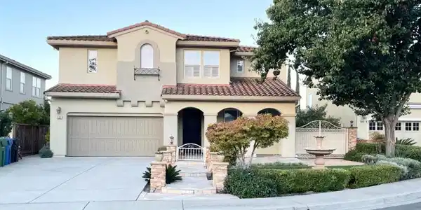 521 Topham Court