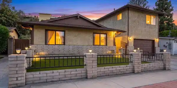 4621 Chateau Drive