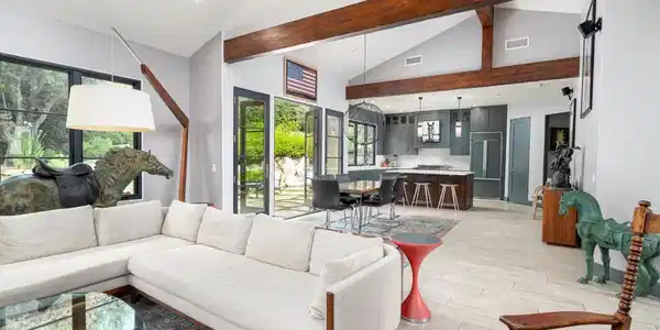 6154 Camino Selva