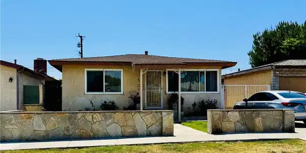 4208 W 165th Street
