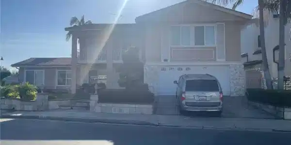 720 Pepper Tree