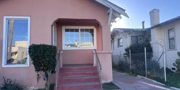 5553 Harvey Ave
