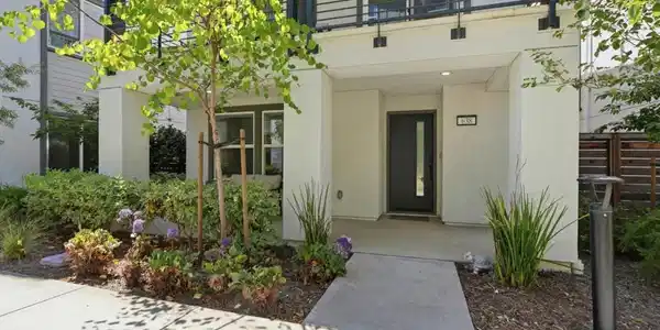 638 EUCALYPTUS Way