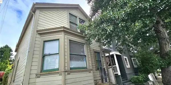 2308 Parker St