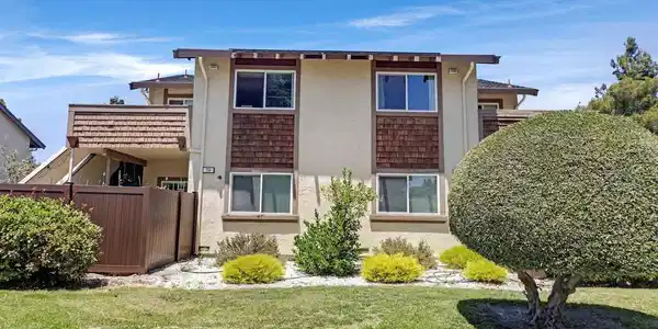 136 136 Hackamore Ln