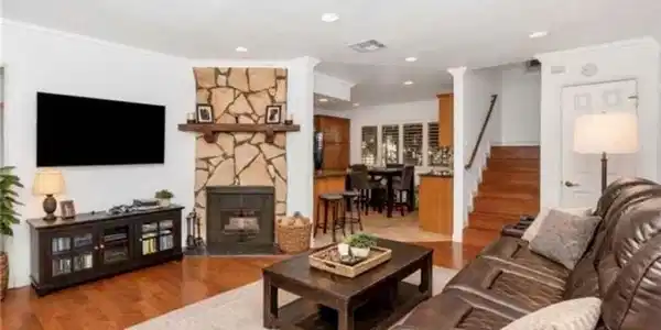 4345 W 154th