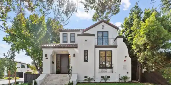 201 Burlingame Avenue
