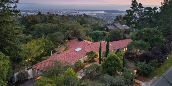 12131 Skyline Blvd