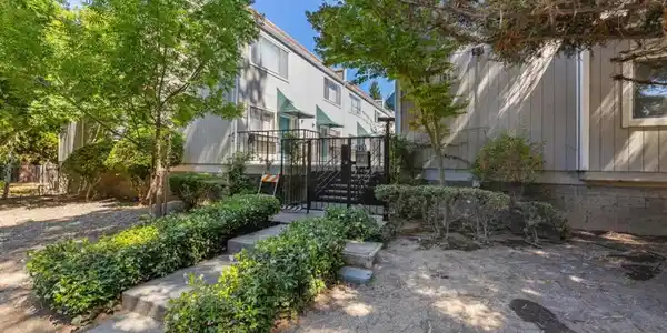165 E Okeefe Street