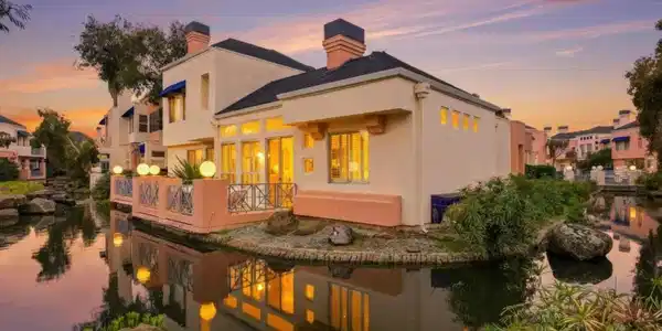 852 Lakeshore Drive