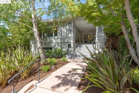 155 Arbor Dr