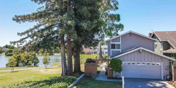 35791 Scarborough Dr