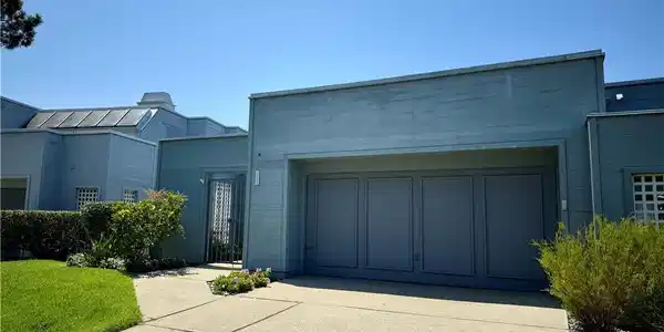 1035 Reliance Way