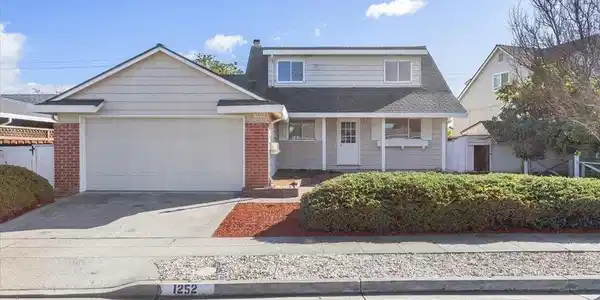 1252 Linfield Ln