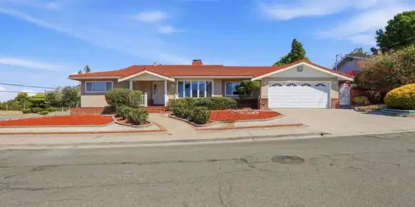 1204 Vistagrand Dr