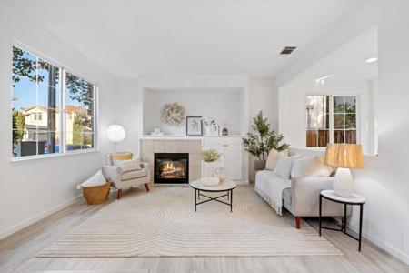 2144 Kingsbury Circle