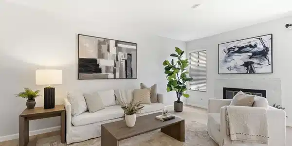 524 Via De La Valle