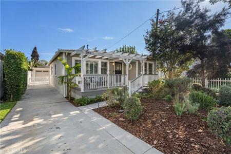 208 W Walnut Avenue