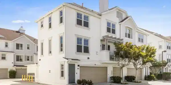 775 Harbor Cliff Way