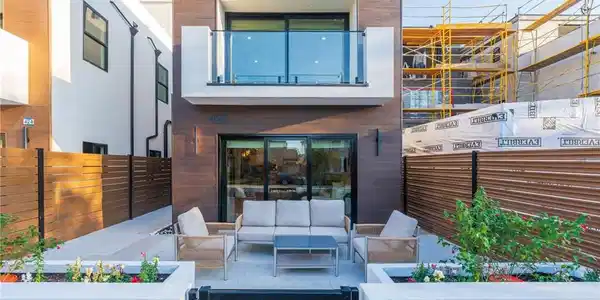 422 20th Street