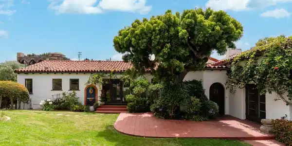 1406 La Jolla Knoll