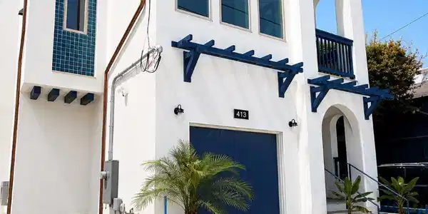 413 Capitola Avenue