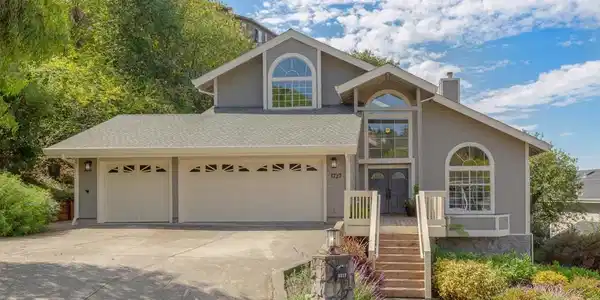 1737 Alhambra Lane