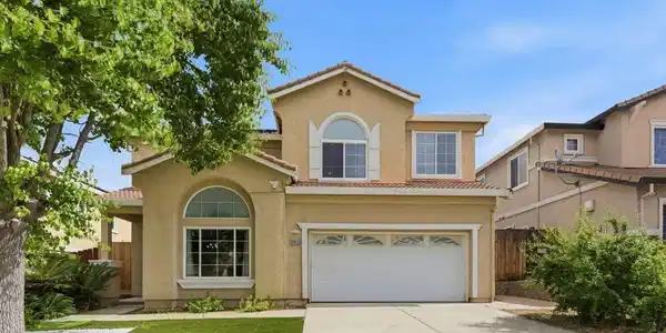 2415 Crystal Way