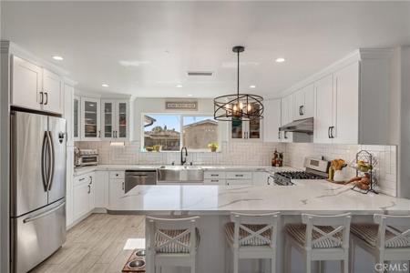 1532 W 221st