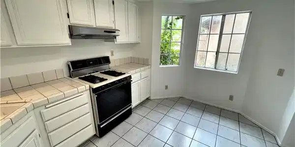27385 Paseo La Serna