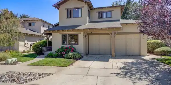 2303 Sanderling Court