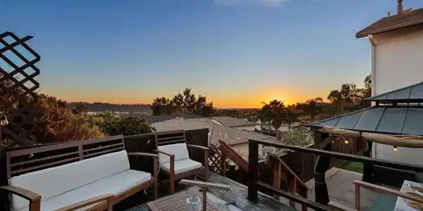 2128 Via Sonora
