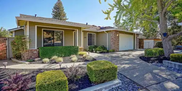 2411 Pinon Ct