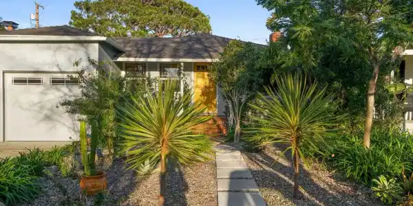 3488 Rosewood Avenue