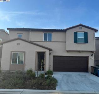 5611 Trinity Lakes Ln