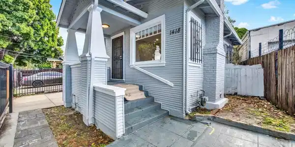 1418 1418 102nd Ave