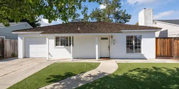 1020 Inverness Drive