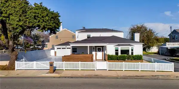 308 E 18th Street