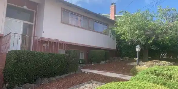 25 Woodcliff Ct