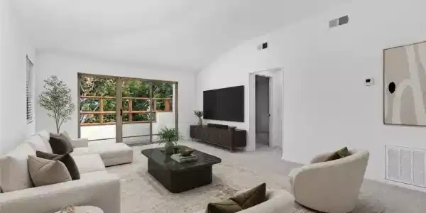 372 Villa Point Drive