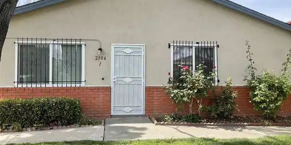 2104 Lemontree Way