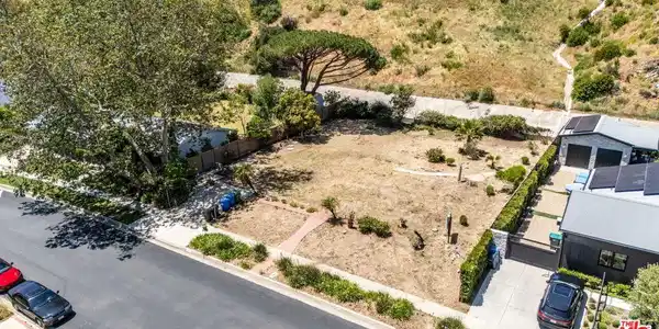 6035 Paseo Canyon Drive